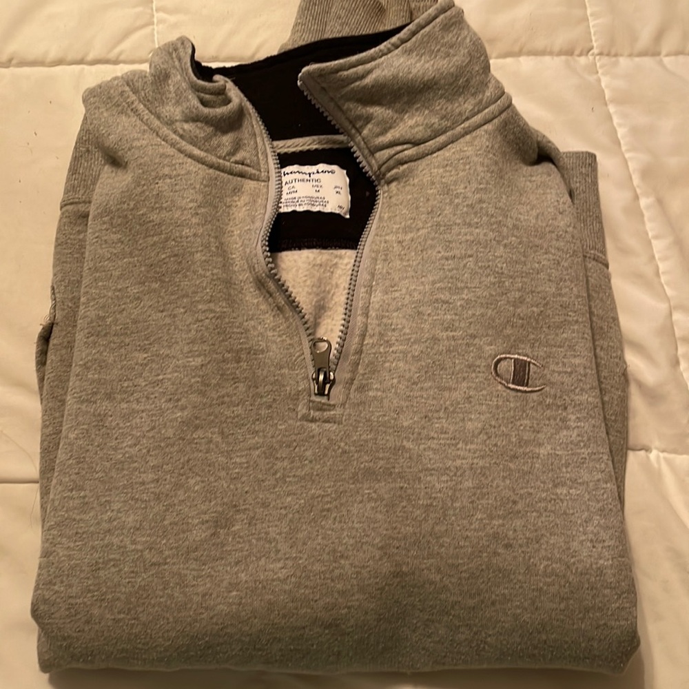 Champion Pull over